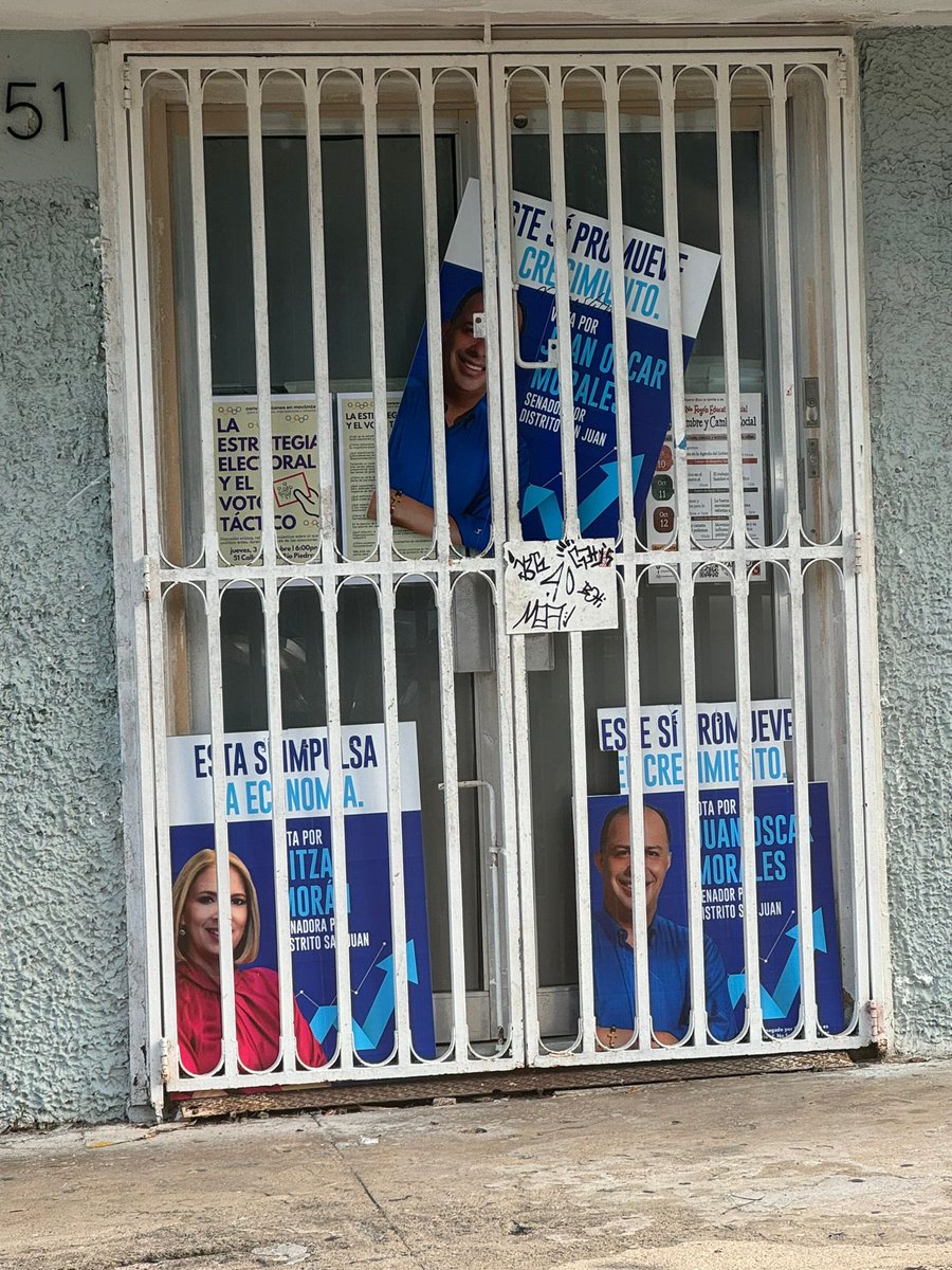 Llegar a nuestro local y encontrarnos este display tan desagradable. Quienes estén corriéndole la campaña a Nitza Morán y a Juan Oscar Morales vengan a buscar sus letreros. De lo contrario, al mediodía estarán en la basura.