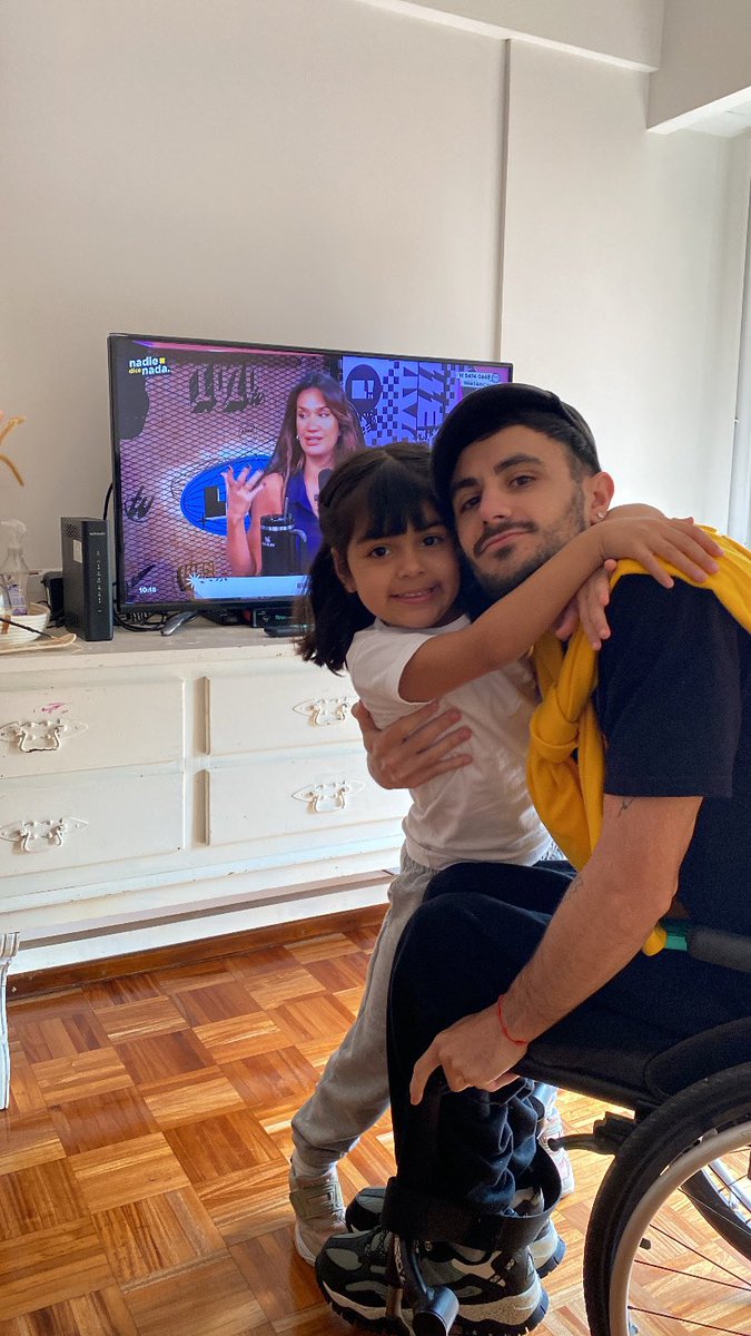 Hoy hasta la titi presente ,haciendo fuerza para que escuchen a Fran en #NDN #NadieDiceNada #FrancoaNadieDiceNada #francoaNDN