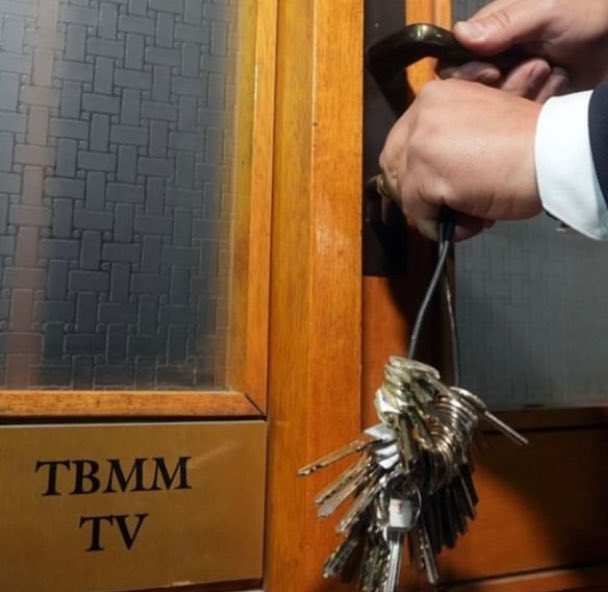 askeriheyet's tweet photo. #SONDAKİKA 
Konuşulanların 10 yıl boyunca devlet sırrı olarak kalacağı TBMM'deki İsrail oturumunda kapılar kilitlendi. Koridorlar boşaltıldı. https://t.co/LLcFrdUi12