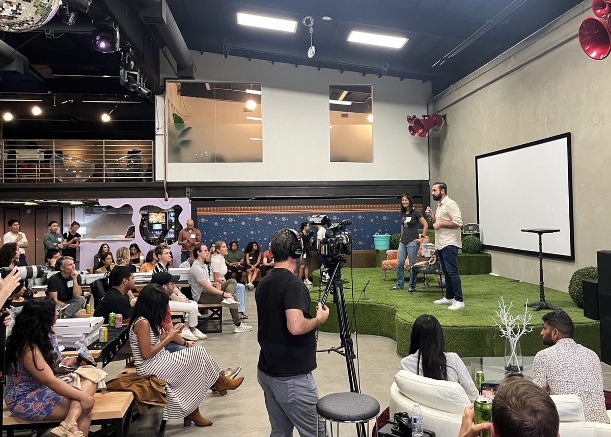 #SFTechWeek is off to an incredible start! We had an amazing time at <a href="/FutureHouseSF/">FutureHouse</a> with <a href="/HustleFundVC/">Hustle Fund 🦛🌽💛</a> for #FounderFriends. <a href="/TaraViswanathan/">Tara Viswanathan</a> of <a href="/Rupa_Health/">Rupa Health</a> has amazing insights and is doing great things in the #healthcare space. Looking forward to keeping the momentum all week!