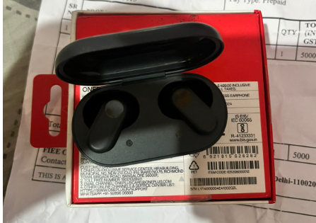 priyottama's tweet photo. @oneplus @OnePlus_IN @OnePlus_Support  disappointed with my service experience! Sent my OnePlus Buds 3 for repair (Request ID: INSI240922724), but received an old, damaged Nord 2R instead. Support is being rude and unhelpful. Need urgent resolution! https://t.co/812evA2z0j