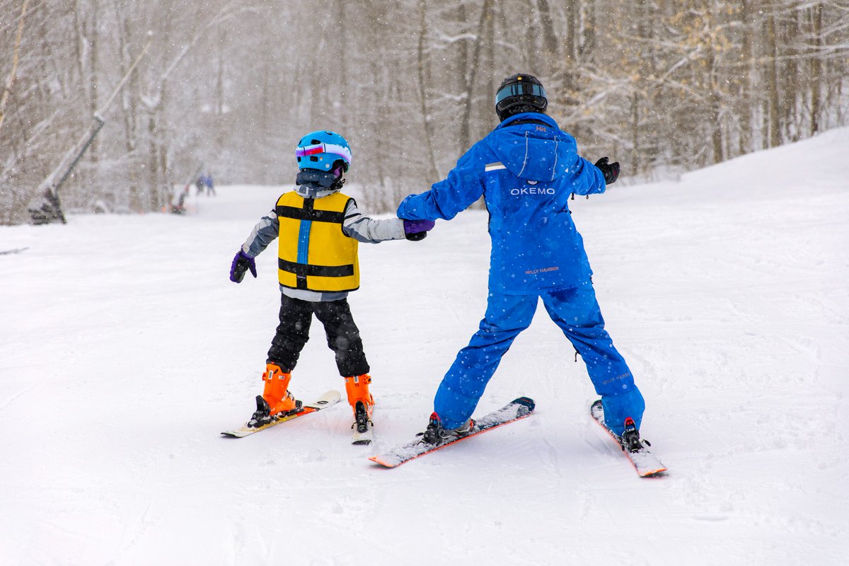 Book your lesson early to secure the best rates and availability for the 2024/2025 season. Whether you're just starting or already have skills, our beginner child &amp; adult ski/ride lessons will help you gain confidence this season. bit.ly/3WTimoZ