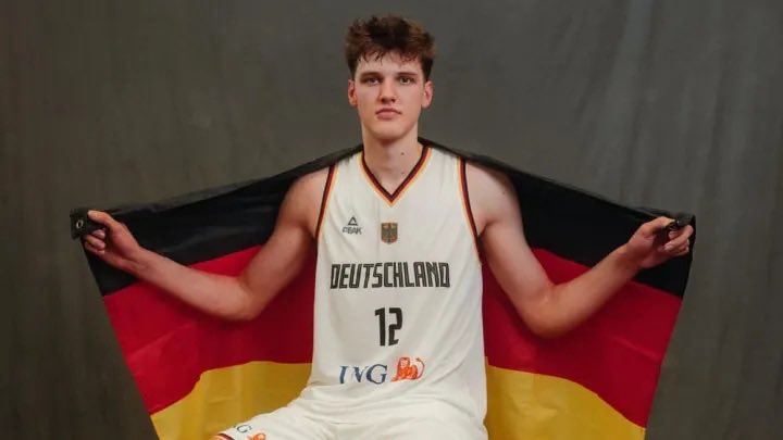 BREAKING: Five-star senior Eric Reibe is down to Kansas, UConn, Oregon, Indiana, and Creighton. He went in-depth on all five finalists with @Stockrisers.

In-depth breakdown from Reibe on his list of finalists, READ: stockrisers.com/s/549/five-sta…