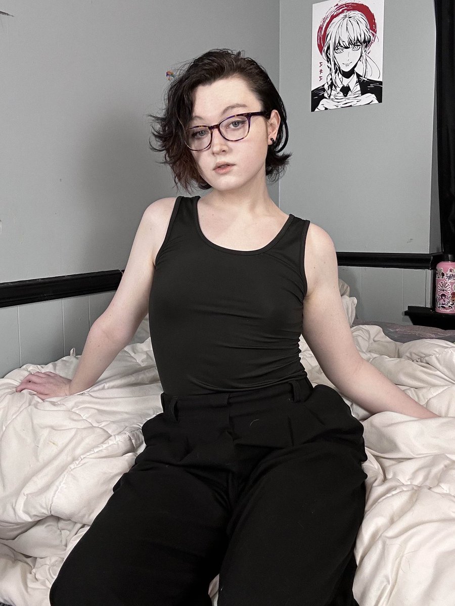 Raven🏳️⚧️ (@raventheghost__) on Twitter photo Hi twitter Hi twitter
