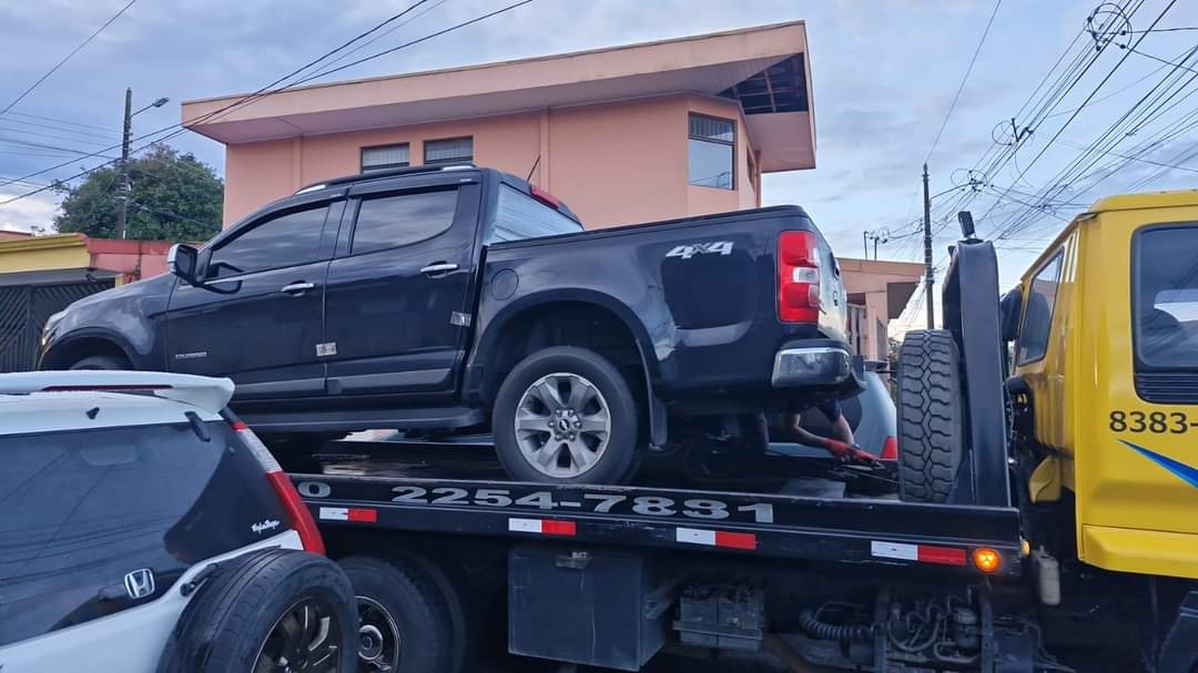 fuerzapublicaCR's tweet photo. #Goicoechea, #SanJoséCR
Recuperamos dos vehículos robados en #Cartago y detuvimos a dos sospechosos, poco después de haber asaltado una familia en Paraíso de #Cartago.
Tanto los detenidos como los vehículos quedaron a disposición del OIJ. https://t.co/aQyNAxI4Hr