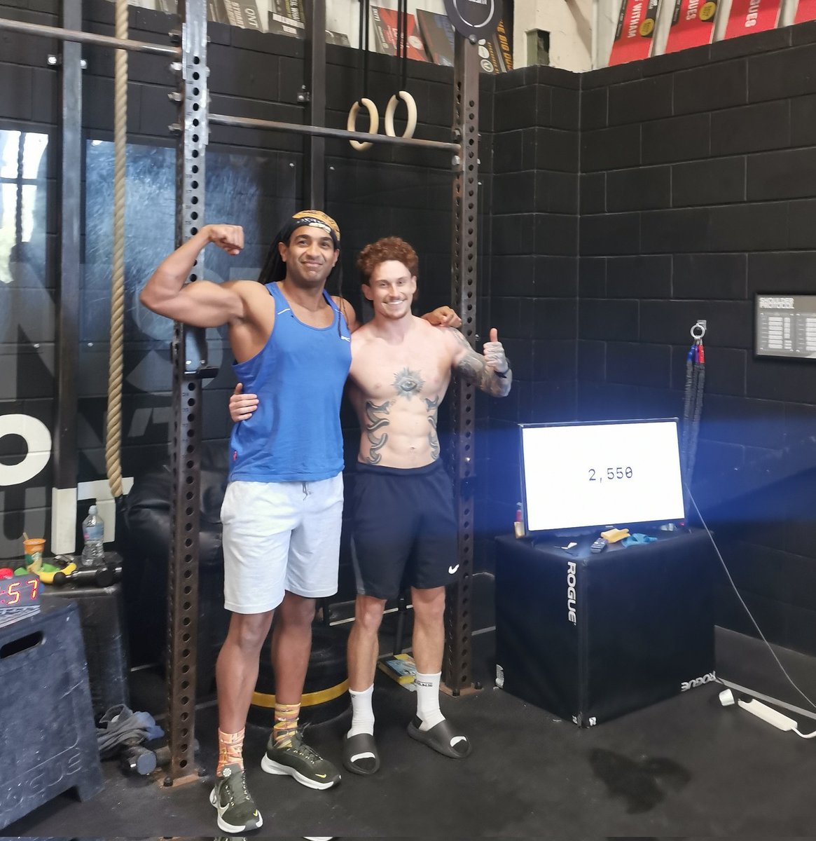 WesleyNsereko's tweet photo. Huge achievement by Fin completing 2550 Pull Ups with a 20lb Vest in 24 hours. 🌍 WORLD RECORD 🏆

Combat Stress Helpline 0800 138 1619

#inspired #inspiration #endurance #worldrecord #24hour #pullups #nevergiveup #combatstress #gym #fitness #charity #gladiators #CrossFit https://t.co/B6jWxeh2p7