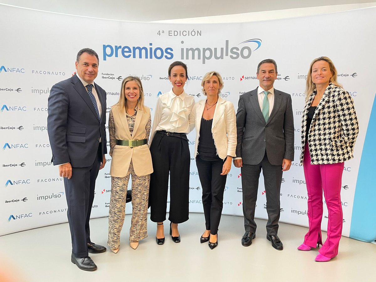 FEMZaragoza's tweet photo. 🚀El Gobierno de España invertirá 1️⃣3️⃣3️⃣ millones en la planta de Figueruelas de @StellantisES
 
La fábrica de baterías es el proyecto que nos falta para terminar de afianzar el futuro de la automoción, que ya genera 34.000 puesto de trabajo y 12.000 millones de facturación. https://t.co/NFsGVuc2RM