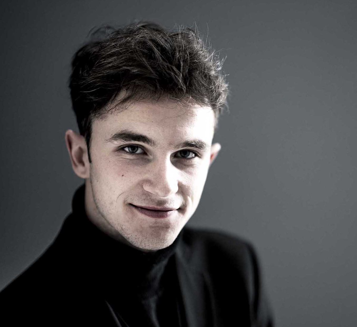 The application for the YPF European Piano Competition 2025 closes on November 15th, 2024!
Juan Pedro García Oliva, winner 2022: "I encourage young pianists to participate. This event boosts your career!"
ypf.nl/en/