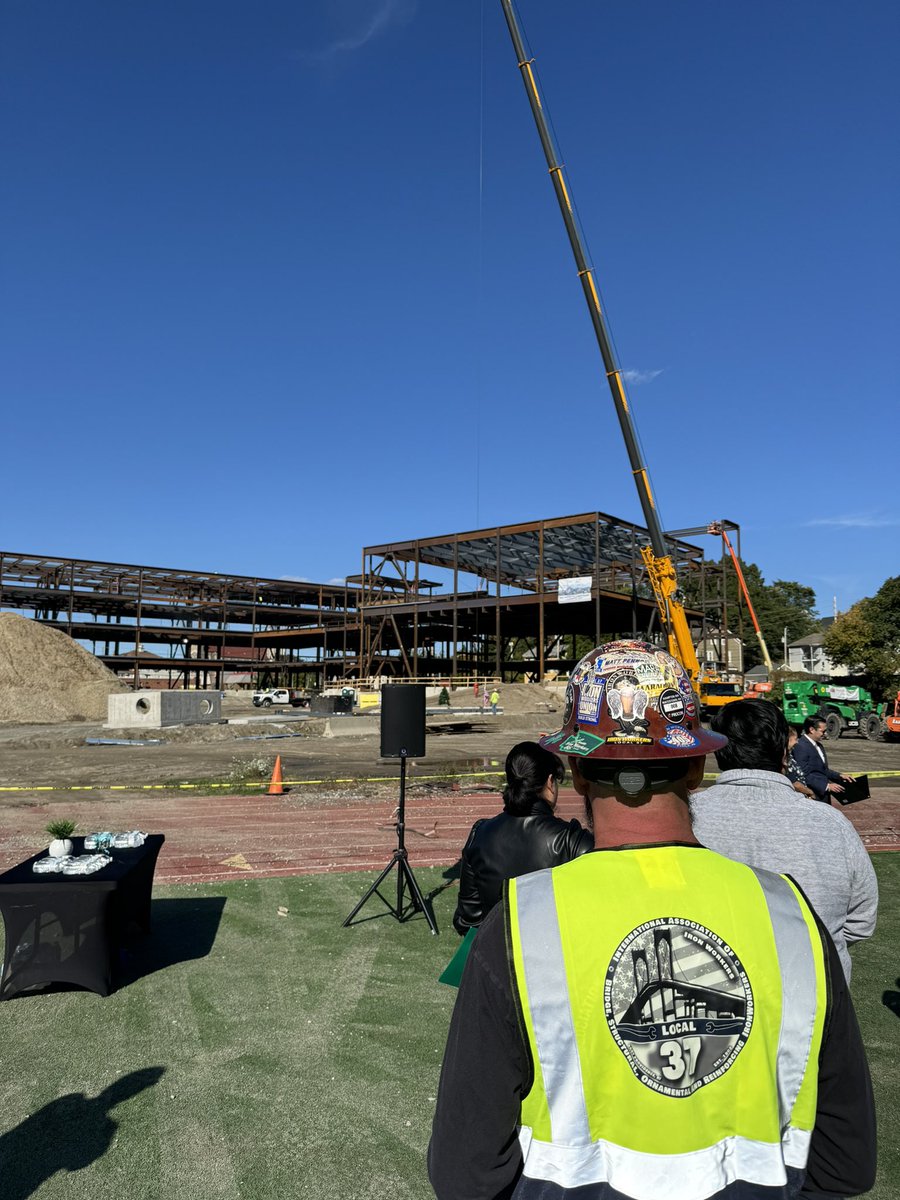 Build RI tweet media