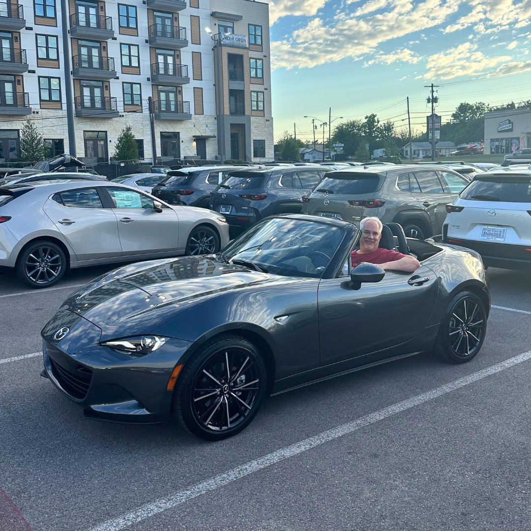 BeasleyMazda's tweet photo. To make room for his growing family, Jason had to swap his 2000 #Miata for SUVs. Now that his son is off to school, he couldn't wait to get back into the driver's seat of a Mazda's iconic roadster. Happy Miata Monday to Jason! https://t.co/rg3vE93DBw