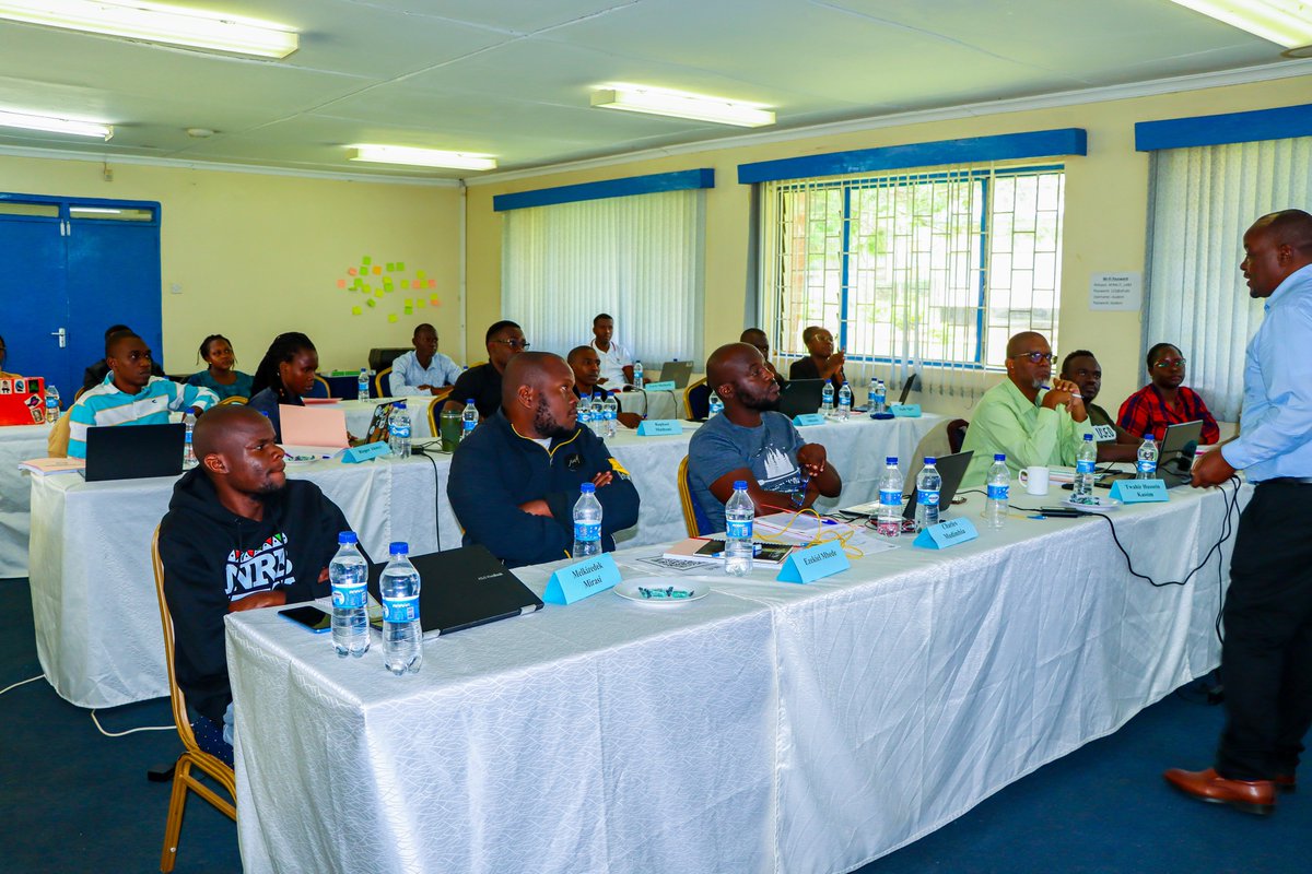 Day 2 of our ongoing fibre optic technology fellowship at AFRALTI was marked with an overview of the technology, its importance, and its advantages.  <a href="/rhizomatica/">Rhizomatica</a> <a href="/APC_News/">APC</a> <a href="/AFRALTI/">AFRALTI</a> <a href="/48percent_org/">48percent.org</a>