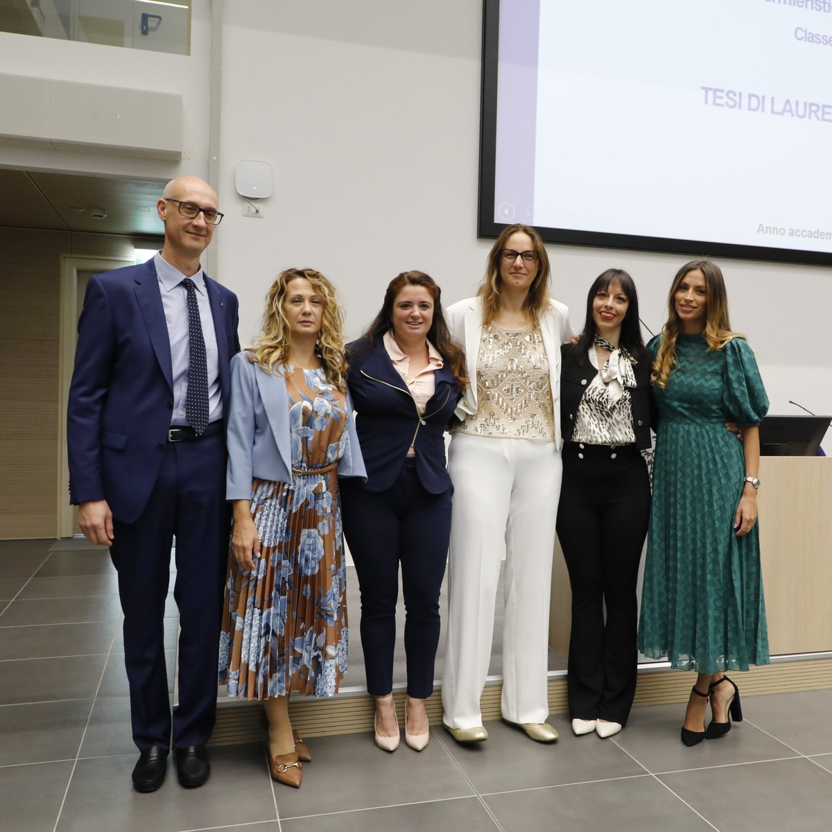 🎓 Uniud proclama i primi laureati magistrali in Scienze #infermieristiche e ostetriche
 
L’Università festeggia i neodottori del corso interateneo Udine-Trieste per esperti delle cure infermieristiche, infermieristiche pediatriche e ostetriche di comunità.