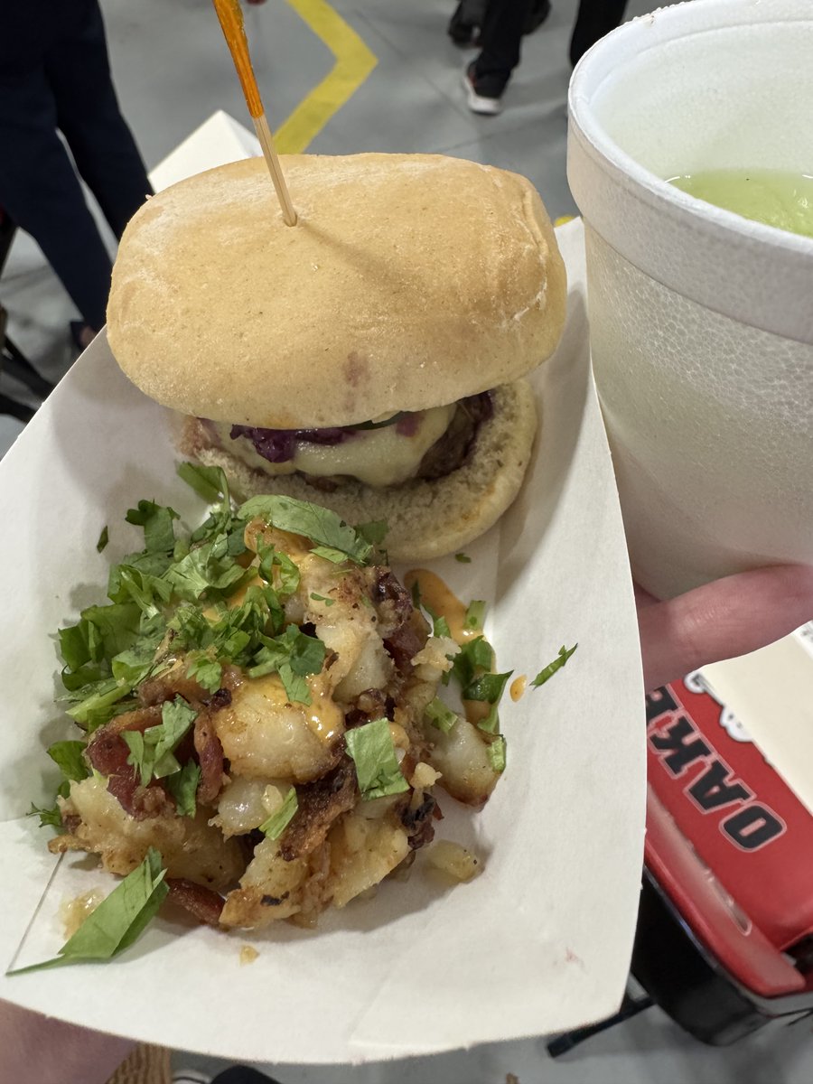 RIDeptEd's tweet image. After the ceremony, @coventrycareer’s Oaker Eats #MenuForSuccess food truck whipped up delicious sliders w/ mashed potatoes, apple crumble and a basil lemonade to end the event on a certainly refreshing note.