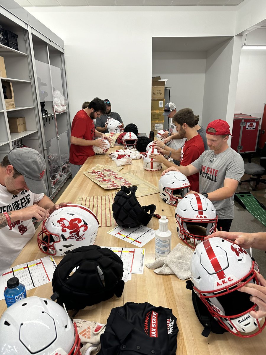 Jax State Football EQ (@jax_stateeq) on Twitter photo Ass Kickin Chicken helmet prep
#HardEdge | #EarnSuccess Ass Kickin Chicken helmet prep
#HardEdge | #EarnSuccess