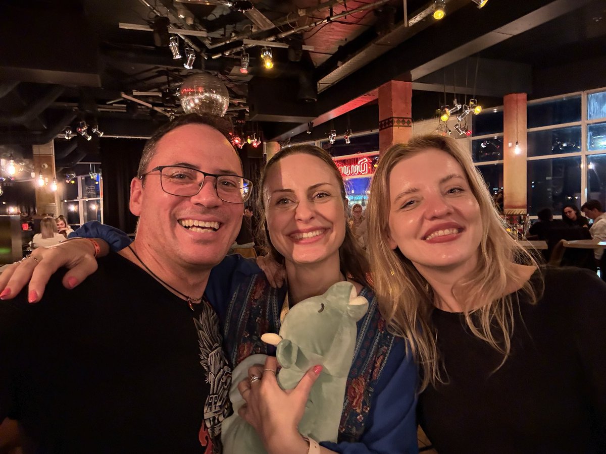 aalmiray's tweet image. Triple A is in da house #devoxx