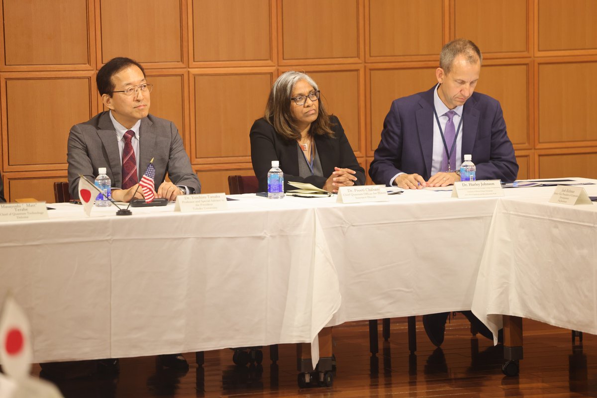 IllinoisEDC's tweet image. Next, the delegation attended a roundtable on #quantum at @UTokyo_News_en, which focused on Illinois and Japan's shared goals to grow this revolutionary field. Japanese quantum and university leaders joined Illinois leaders including @GovPritzker, @DonHarmonIL &amp;amp; @SpeakerWelchIL.