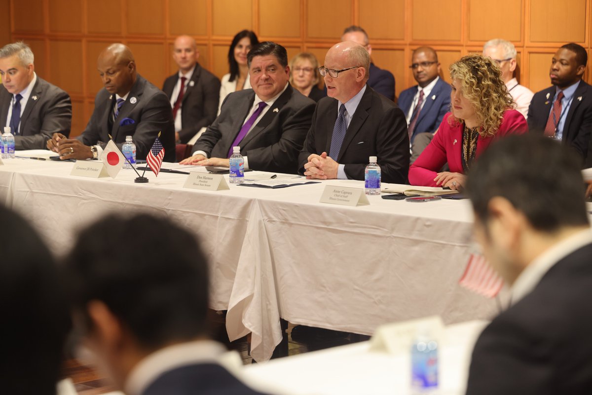 IllinoisEDC's tweet image. Next, the delegation attended a roundtable on #quantum at @UTokyo_News_en, which focused on Illinois and Japan's shared goals to grow this revolutionary field. Japanese quantum and university leaders joined Illinois leaders including @GovPritzker, @DonHarmonIL &amp;amp; @SpeakerWelchIL.