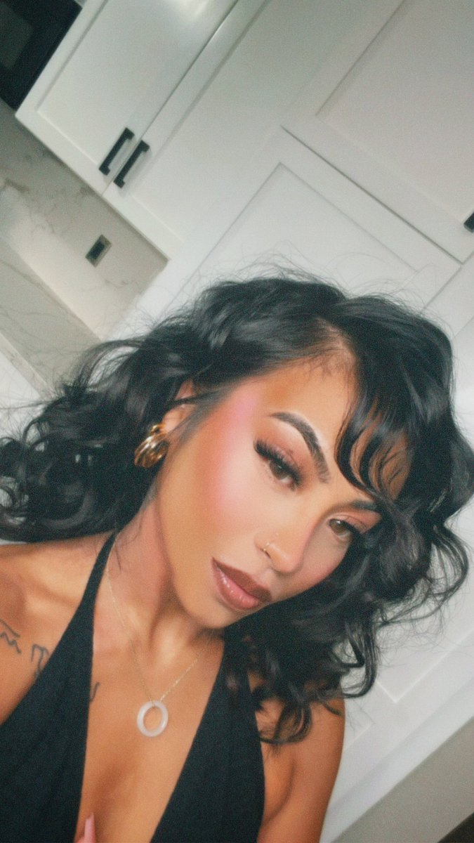 profile pic + one 🖤