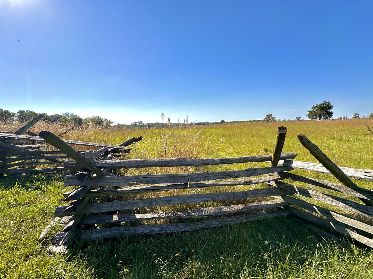 SouthieJack's tweet photo. Many thanks to Terry and Lisa Freed (and Mike and Angie) for showing me Gettysburg.
Somber and serene.
Truly a surreal experience.
#CivilPeace ❤️🇺🇸 https://t.co/a4pcgU6v7t