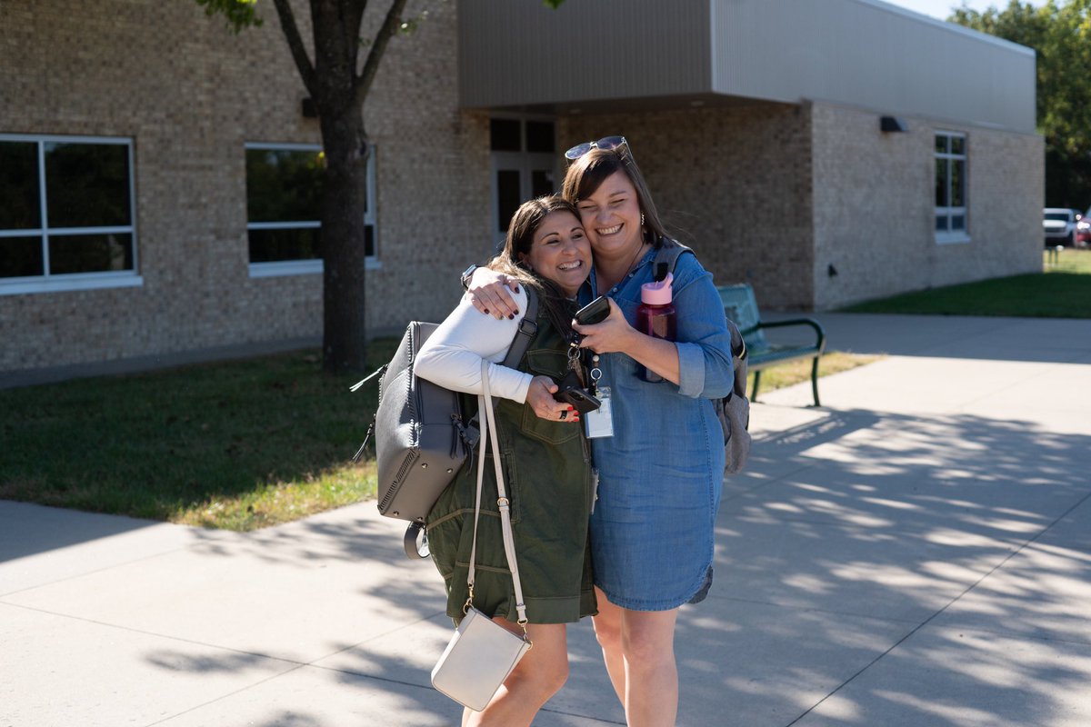 MrsZamora_ctes's tweet photo. I am SOOO excited and honored to have been selected to be part of the @NKCSchools Superintendent Leadership Institute this school year! Ready for this amazing opportunity and learning that will come this year! @ChouteauSchool #learningwithdragons https://t.co/CIjCASIyG6
