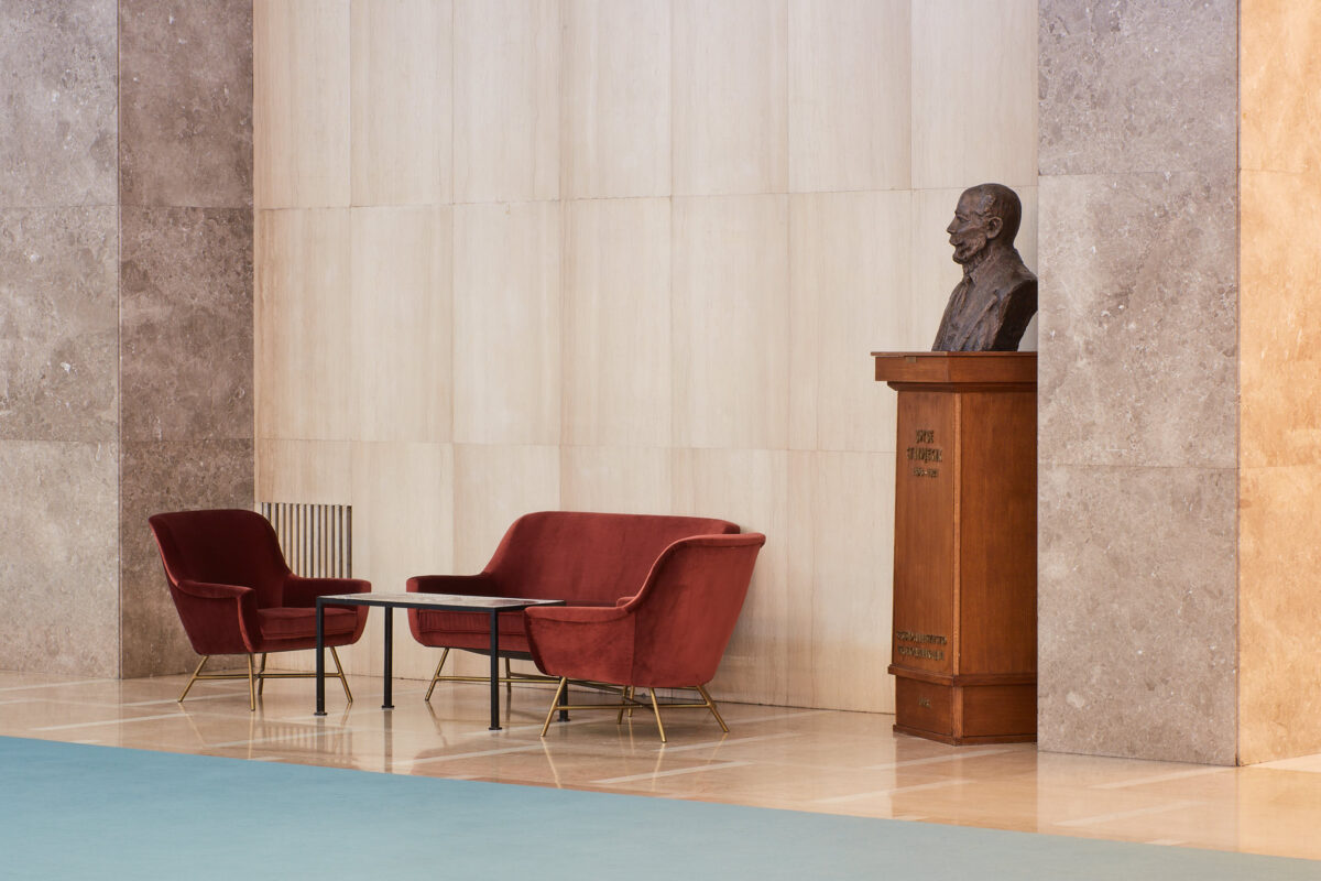 Räume - egal, ob Privaträume, Repräsentationsräume, Industrieanlagen oder Architektur. Der Fotograf Jörg Winde ist seit mehr als vierzig Jahren mit seiner Kamera auf der Suche nach Orten und ihren Geschichten: kulturwest.de/inhalt/joerg-w…
📷 Jörg Winde