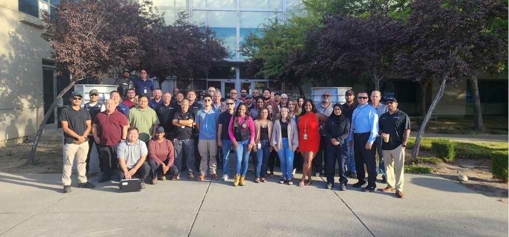 CityofSacCDD's tweet photo. It’s Code Enforcement Officer appreciation week! @TheCityofSac Code Compliance promotes a safe and desirable living and working environment for residents and business owners. Through education and enforcement, staff help to maintain the quality of each community they serve. https://t.co/nlqqJfnR0D