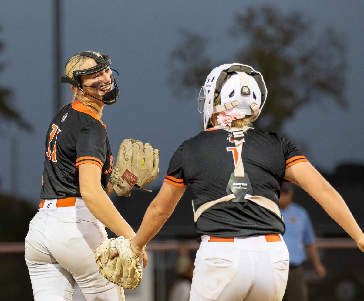 LensBusted's tweet image. Beatrice may not have picked up the W, but Layla Boyko recorded her 100th K of the season in the sub-district final vs Pius X @NebraskaHSSB @BeatriceHigh 

More 📸 coming soon to FB!