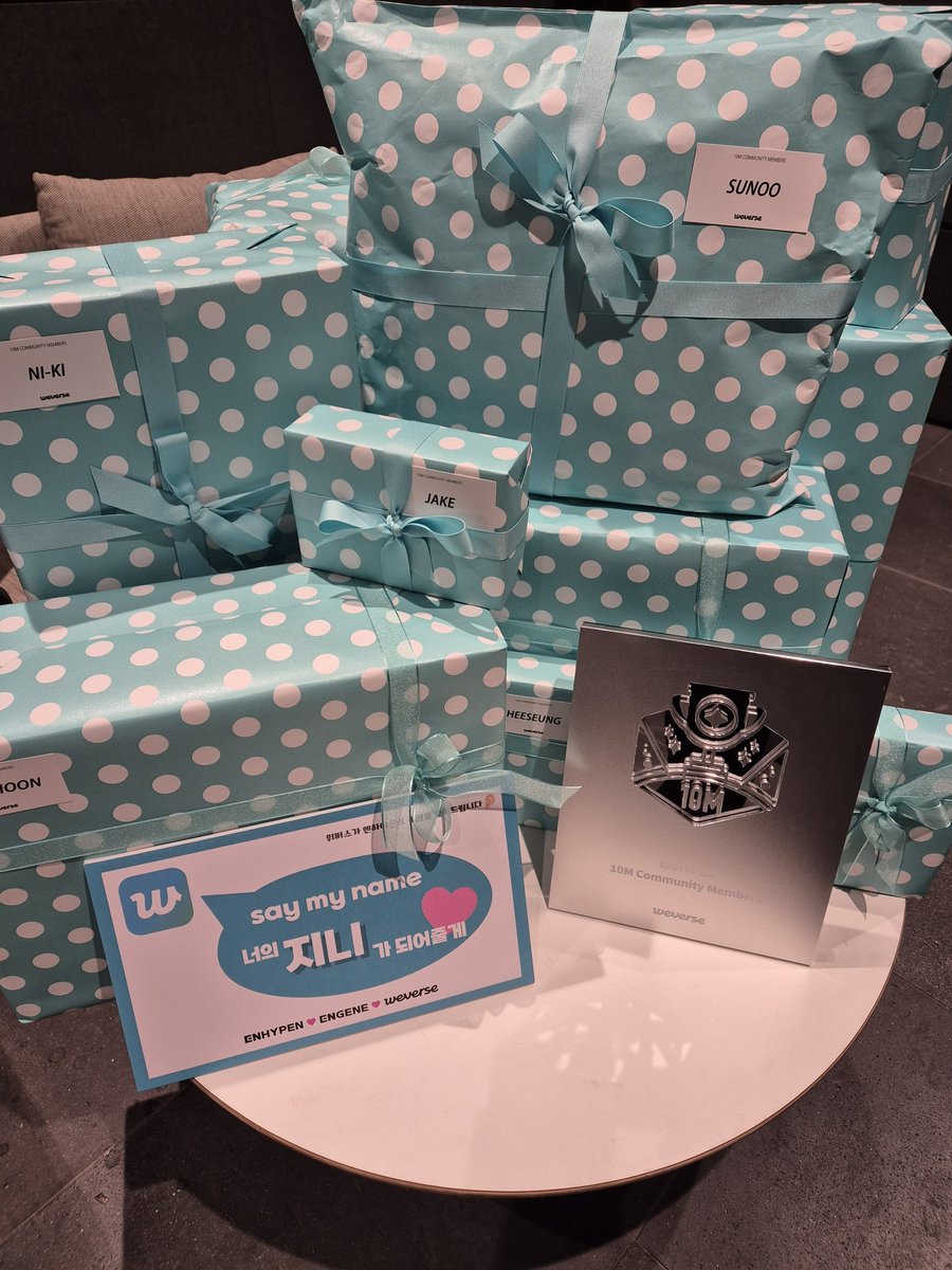 enhypenweverse's tweet photo. [ #제이’s Post ] 241008

#JAY: To celebrate 10 million [members], Weverse bought me an effector to use for this tour hehe
Thank you Weverse💚 

@ENHYPEN_members @ENHYPEN #ENHYPEN #엔하이픈 https://t.co/TWcprqncbj