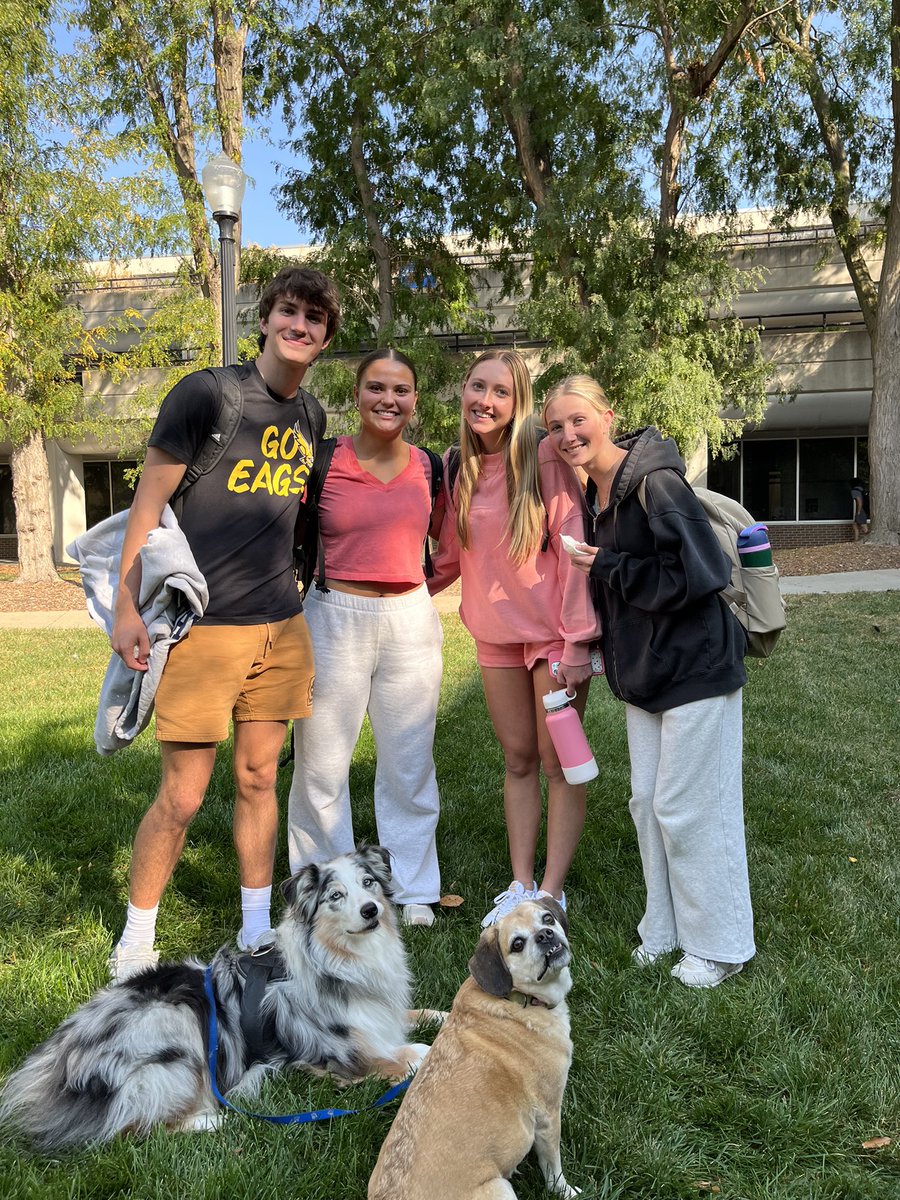 Another fun “Puppies and Brownies” gathering for <a href="/CU_CSDJ/">Creighton CSDJ</a>  students <a href="/gocreighton/">Creighton Bluejays</a> in advance of their mid-term exams.