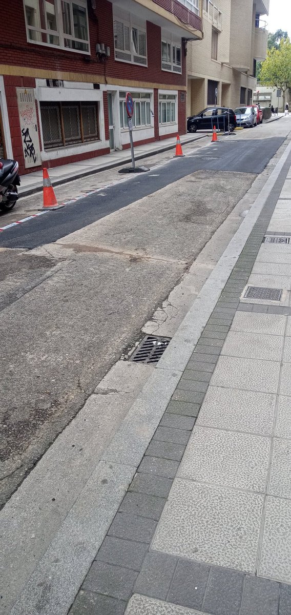 stamper80's tweet photo. Una vergüenza lo que hacéis en los barrios... https://t.co/e1sTPl3FOH