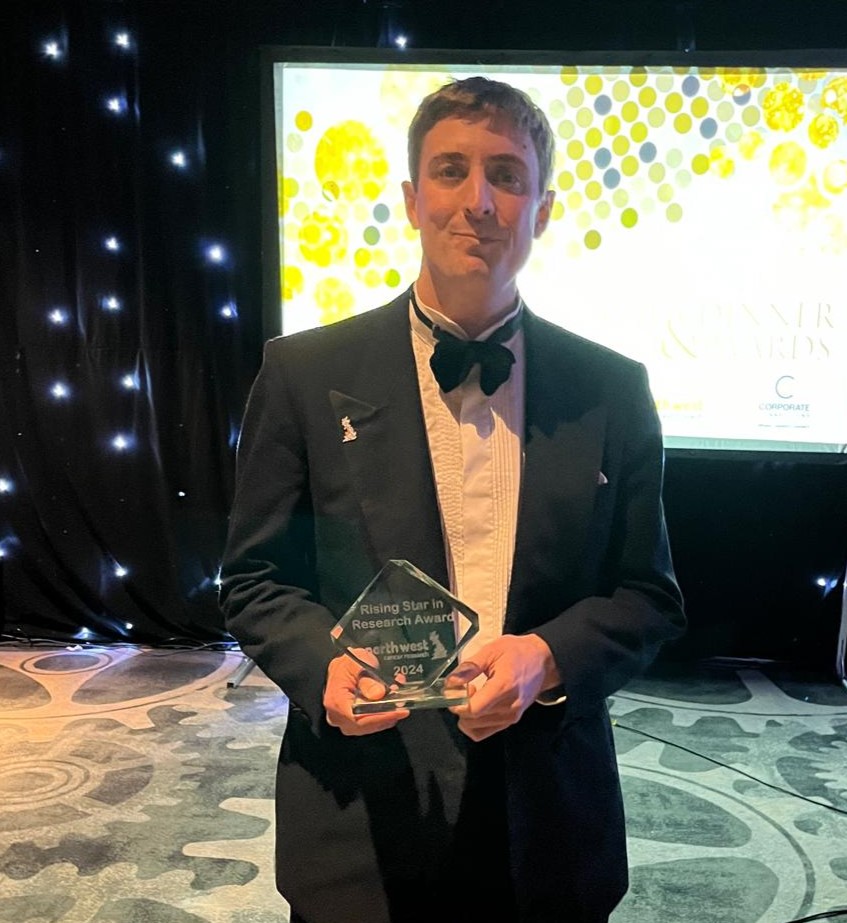 Manchester Breast Centre (@mcrbreastcentre) on Twitter photo Congratulations to MBC Research Associate, John Castle, for winning the <a href="/NorthWestCancer/">North West Cancer Research</a> Research "Rising Star in Research Award" 2024 for his work with <a href="/ClionaKirwan/">Cliona Clare Kirwan</a> on the TIP Trial, looking at a blood thinning drug for women with breast cancer.
<a href="/MCRCnews/">Manchester Cancer Research Centre</a> <a href="/UoM_DCS/">Division of Cancer Sciences</a> <a href="/CRUK_MI/">CRUK Manchester Institute</a> Congratulations to MBC Research Associate, John Castle, for winning the <a href="/NorthWestCancer/">North West Cancer Research</a> Research "Rising Star in Research Award" 2024 for his work with <a href="/ClionaKirwan/">Cliona Clare Kirwan</a> on the TIP Trial, looking at a blood thinning drug for women with breast cancer.
<a href="/MCRCnews/">Manchester Cancer Research Centre</a> <a href="/UoM_DCS/">Division of Cancer Sciences</a> <a href="/CRUK_MI/">CRUK Manchester Institute</a>