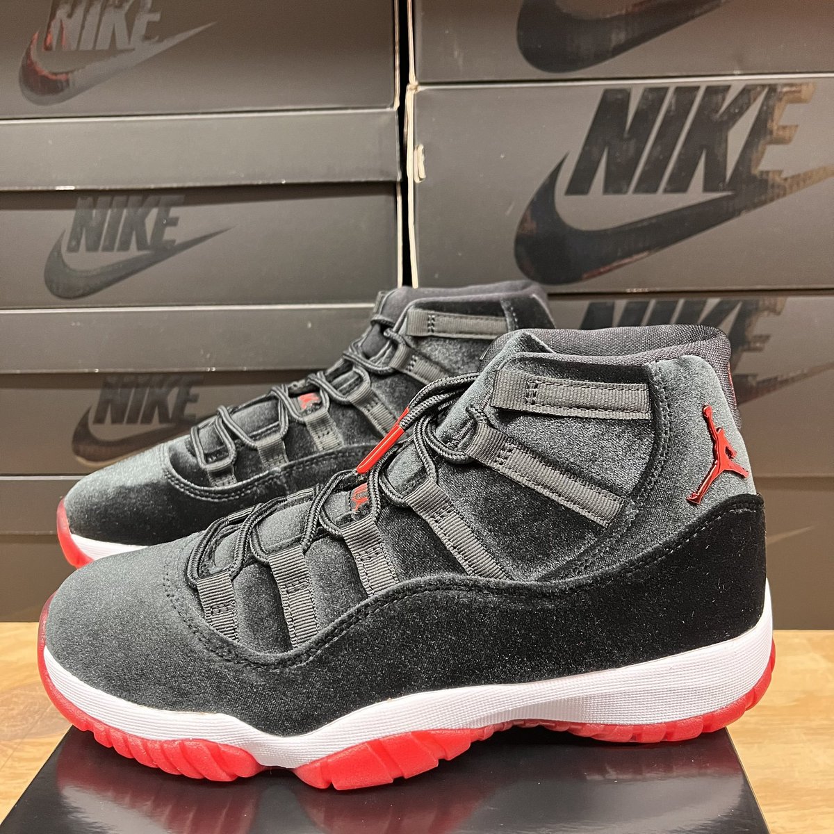 SneakerAlert tweet media