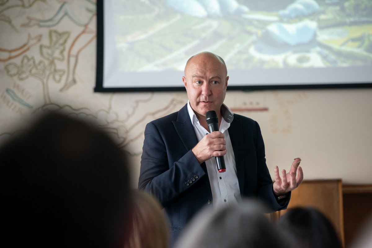 LA23NET's tweet image. We are back 🎉
Last week, over 120 mighty fine people joined us in Morecambe as we heard from the leadership team at @EdenProject.
Keep your eyes peeled for an announcement about our next event soon, it&apos;s going to be a laugh... 🎤