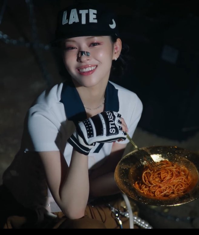 GZYHS5XXcAA6Cho?format=jpg&name=900x900