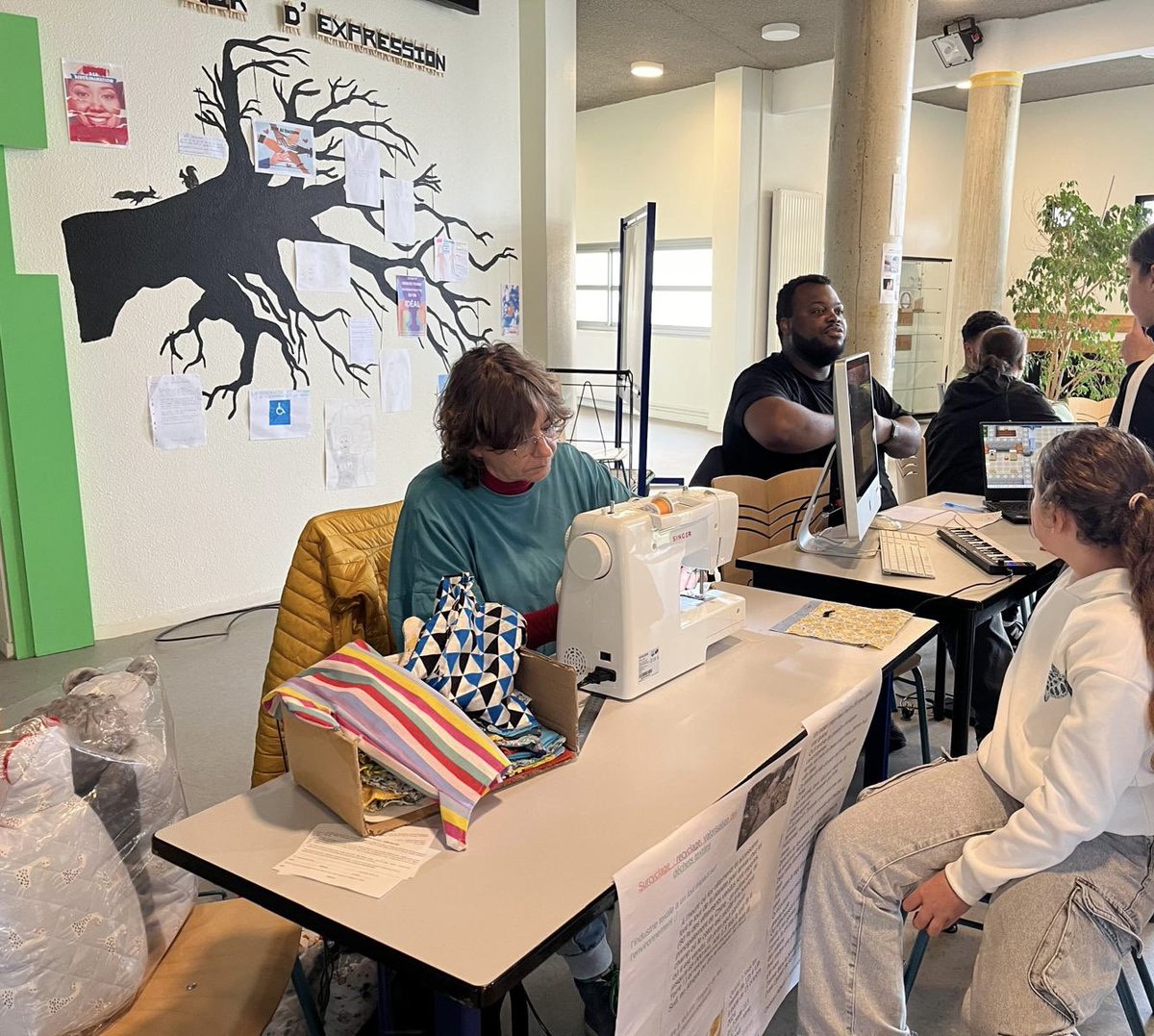 ClgThelle's tweet photo. Forum du FSE 2024 2025🏓🧩🎮♟️🧵

Ce forum a permis aux élèves de découvrir les différents clubs proposés par le FSE au sein de l’établissement. Un grand merci aux organisateurs ainsi qu’aux élèves qui se sont portés volontaires afin d’animer cet événement. 
#collegeduthelle https://t.co/GvecV3yWAP