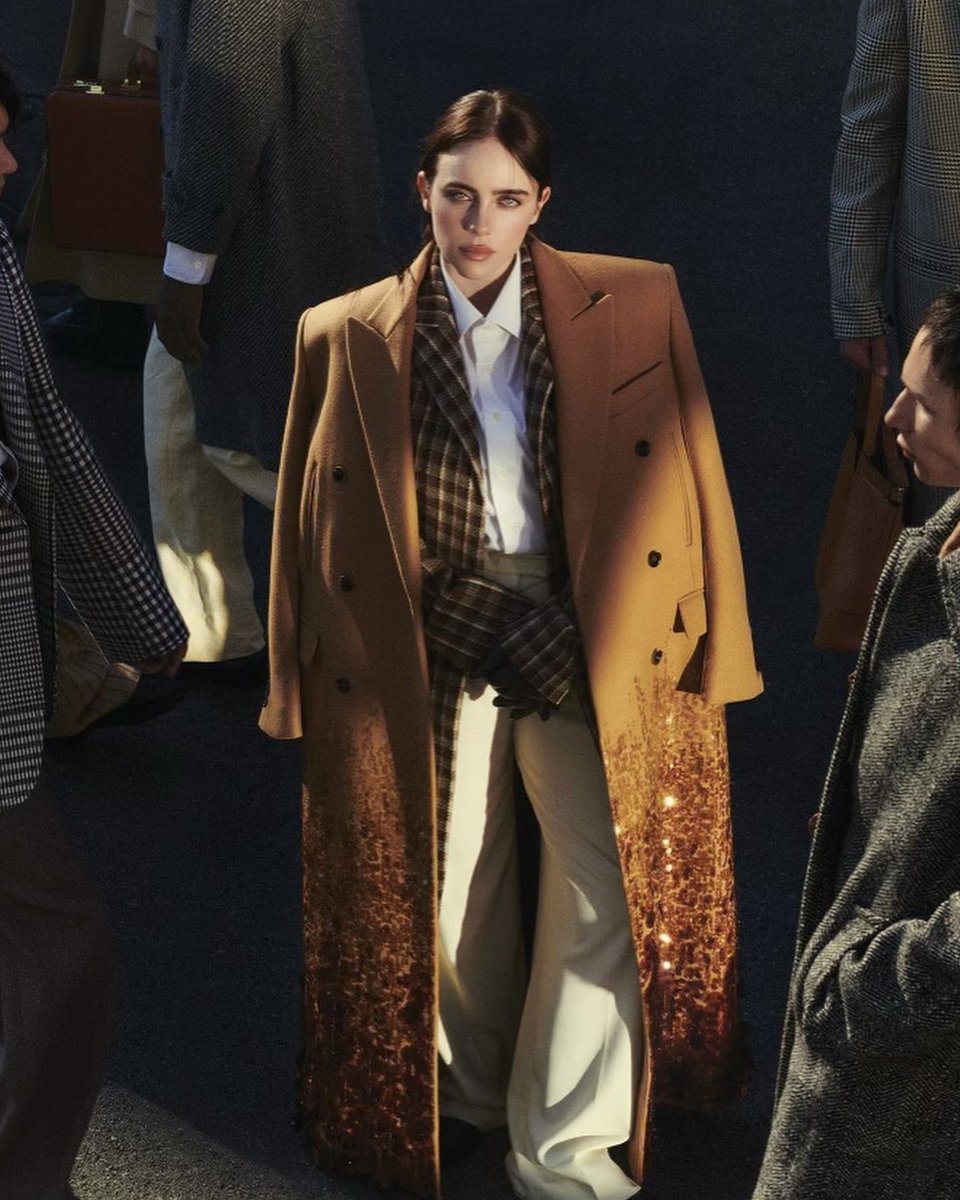 ビリー・アイリッシュ がファッション誌『VOGUE』のカバーと誌面に登場