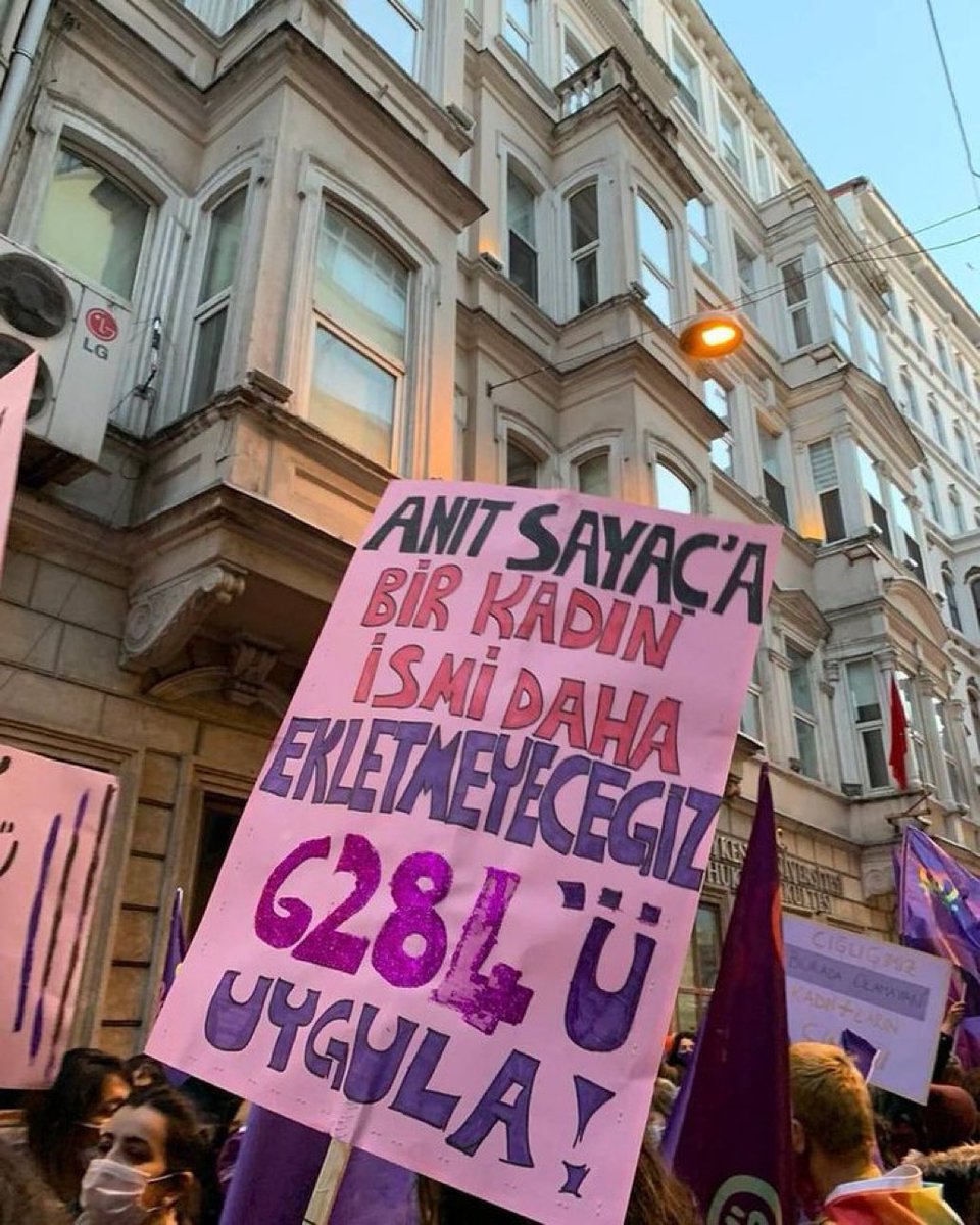 Planlanan hashtag etkinliği başlamış bulunmakta, lütfen bu tweetin sonundaki hashtagleri kullanarak, spam sayılmayacak en az 20 karakterlik cümleler ile tweet atalım.

 ‘Anıt Sayaç’a bir kadın ismi daha ekletmeyeceğiz, 6284’ü uygula!

#6284üuygula 
#istanbulconventionkeepsalive