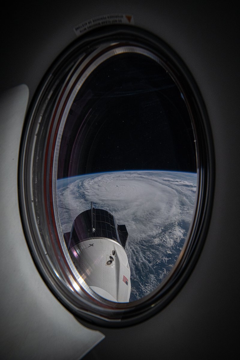 dominickmatthew's tweet image. We flew over Hurricane Milton about 90 minutes ago. Here is the view out the Dragon Endeavour window. Expect lots of images from this window as this is where I’m sleeping while we wait to undock and return to Earth.
Timelapse coming in a separate post.
1/6400 sec, f8, ISO 500