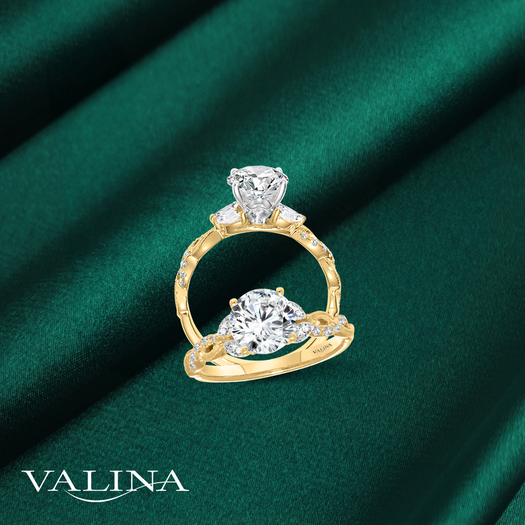 ValinaJewelry's tweet image. Crafted with precision and style, this golden ring adds a touch of luxury to any occasion. Shine brighter with every wear. ✨

ecs.page.link/Eed7D

#rounddiamondring #rounddiamond #diamondband #engagementring #Valina #ValinaBridal