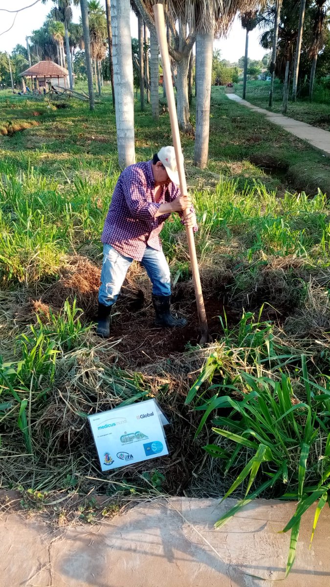 MaraAnglicaTor5's tweet photo. BOLIVIA: Continuamos apoyando iniciativas ciudadanas para la reforestación, esta vez en el humedal Petrolero  del área urbana de Riberalta. Con la Red de Protección de Humedales - REDHAR, se sembró más de 30 plantines de distintas especies nativas. @medicusmundi @medicusmundimed https://t.co/i4lGcfi2yr