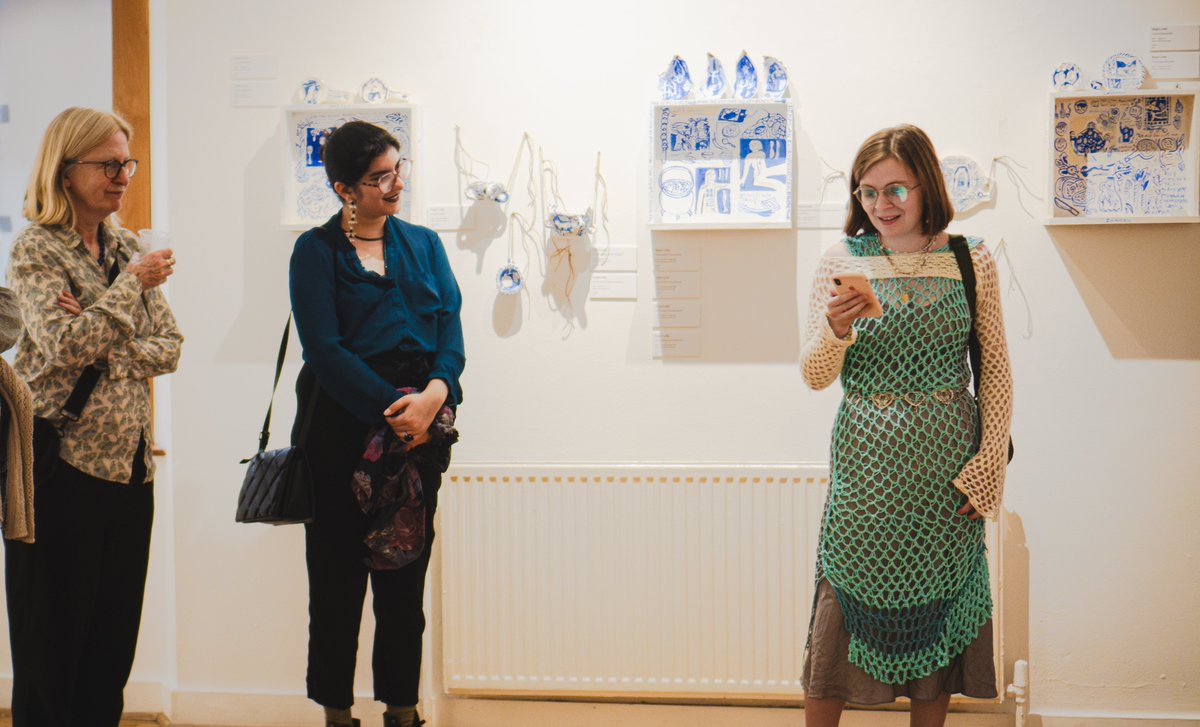 Culturlann's tweet image. SEOLTAÍ TAISPEÁNTAS | ART EXHIBITIONS
🔸Leigheas an tSiúcra | In The Smoke of a Little Sugar - Megan Luddy
🔸Fuaim Faoi Cheilt | With Hidden Noise - Colin Darke
Súil siar ar dhá thaispeántas iontach a bhí againn ó Megan Luddy agus Colin Darke. Go n-éirí go geal libh!