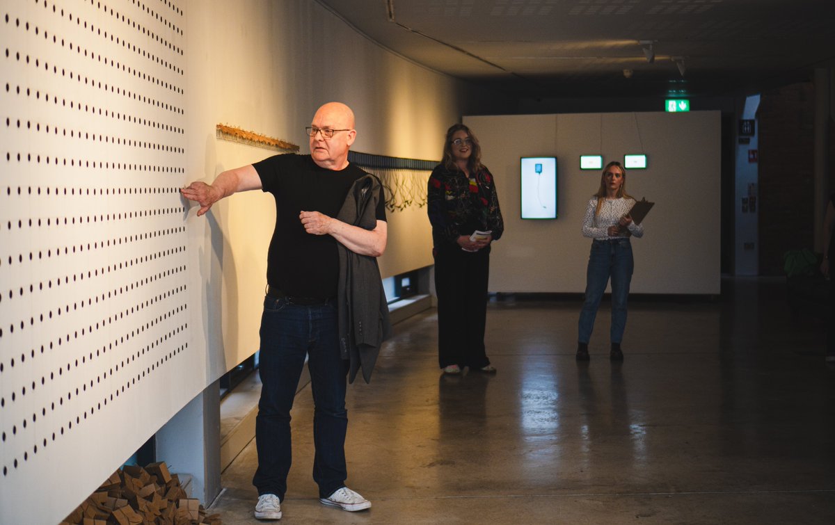Culturlann's tweet image. SEOLTAÍ TAISPEÁNTAS | ART EXHIBITIONS
🔸Leigheas an tSiúcra | In The Smoke of a Little Sugar - Megan Luddy
🔸Fuaim Faoi Cheilt | With Hidden Noise - Colin Darke
Súil siar ar dhá thaispeántas iontach a bhí againn ó Megan Luddy agus Colin Darke. Go n-éirí go geal libh!