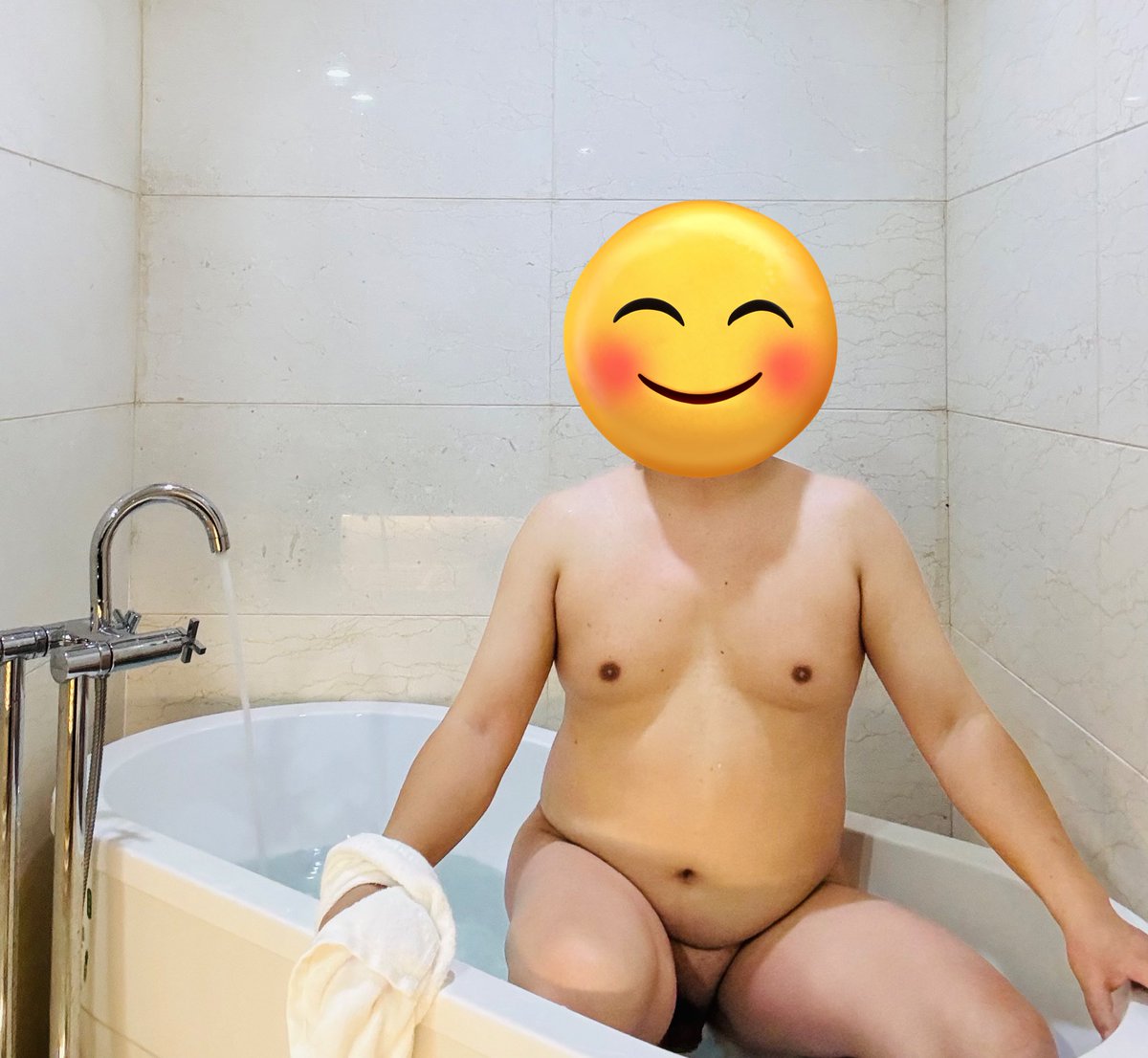 水娃（肉壮+白+无毛） tweet media