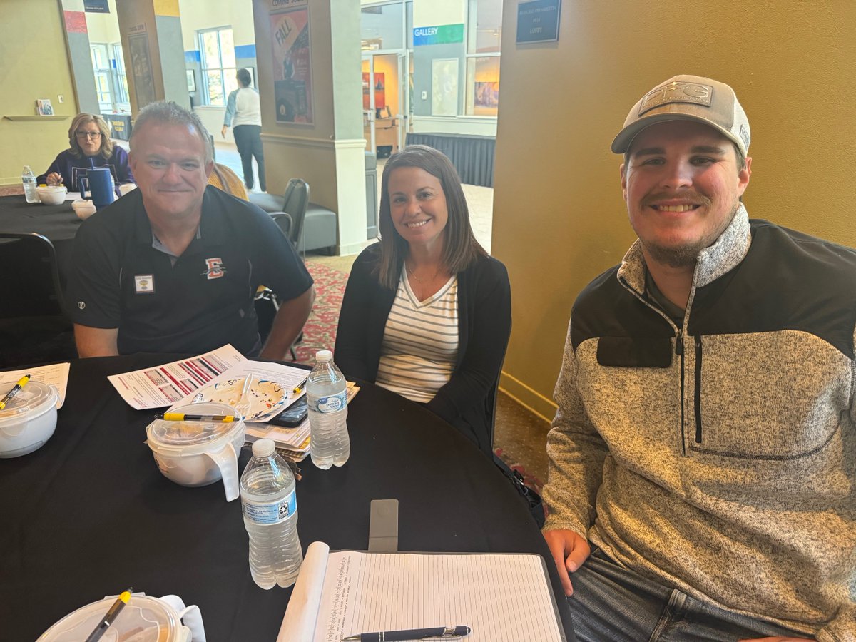 MoASFAP's tweet image. Hello from Poplar Bluff, MO! Our Early Awareness Committee is sweeping through the state from north to south to east to west! Today we are at Three Rivers College for another high school counselor workshop.  Check out the full schedule here: masfap.org/workshops!