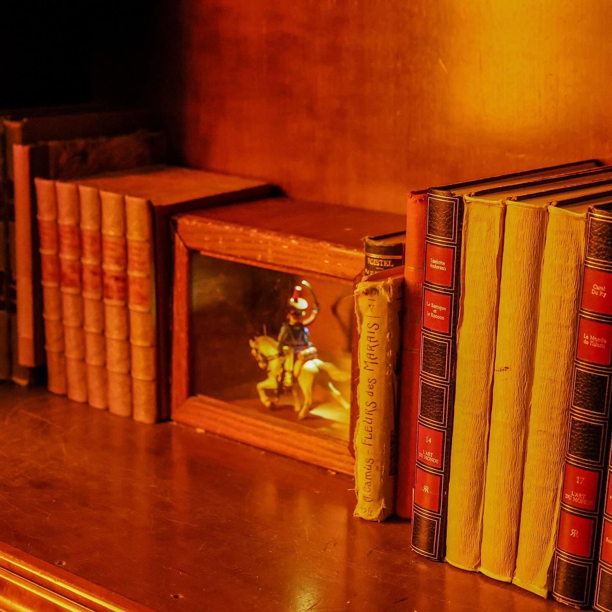 📍🇨🇭 Après cette journée de folie au Salon des #LoisirsImmersifs et de l’#EscapeGame, on fait un dernier crochet par #Genève spécialement pour dire bonjour à tonton Cornelius ! On a hâte de découvrir la nouvelle aventure de l’incontournable enseigne #TripTrap 🏠