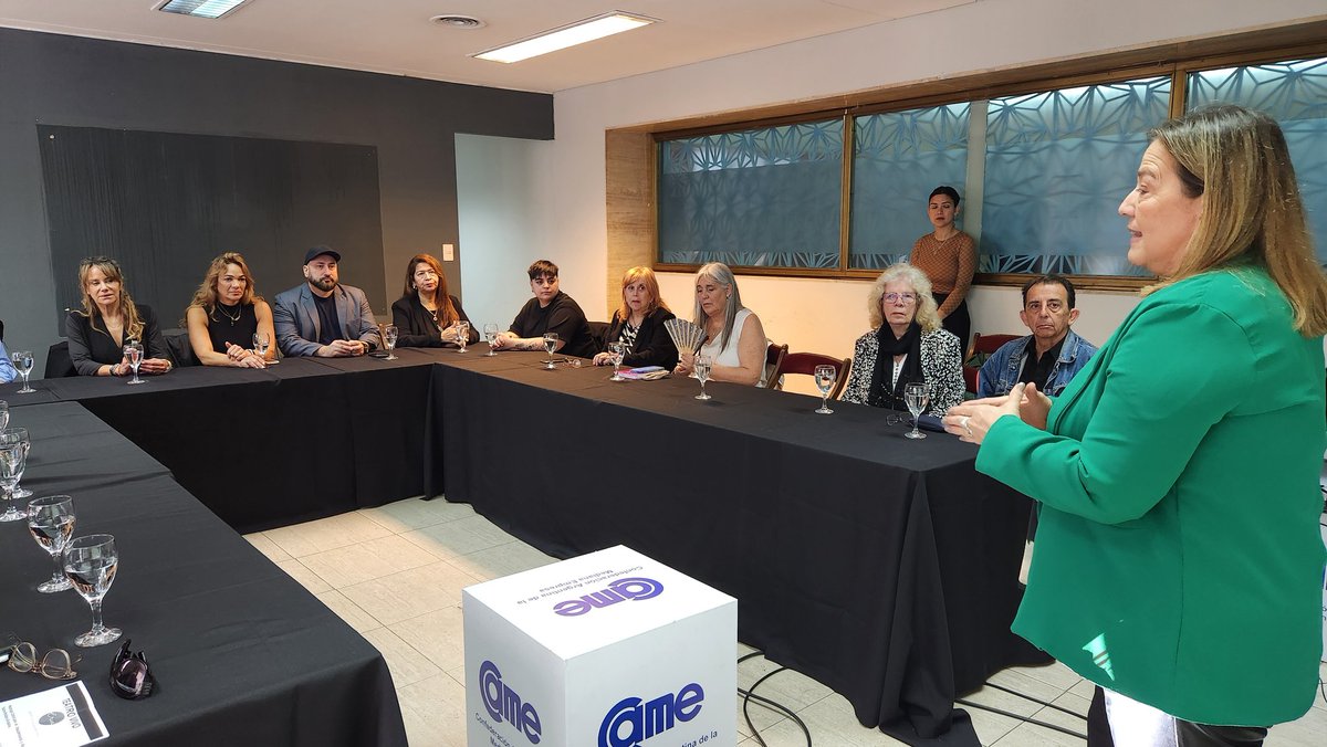 <a href="/CAMEIndustrial/">CAME Industrial</a> @EstadisticaCame <a href="/BancoRoela/">Banco Roela</a> <a href="/IndustriaCAME/">CAME Industrial</a> <a href="/CarlosUboldi/">Juan carlos Uboldi</a> <a href="/claudiodmontiel/">Claudio D. Montiel</a> <a href="/AlfredoGZChaco/">Alfredo González</a> Con la presencia del presidente de #CAME, <a href="/AlfredoGZChaco/">Alfredo González</a> y encabezado por <a href="/Alemoccioli/">Alejandra Moccioli</a>, en el taller de <a href="/CameCultura/">CAME Cultura</a> se presentan los casos de Teatro Vivo y British Council a cargo de la actriz y directora Alejandra Fontán, y la gestora cultural, y jefa de Artes del <a href="/arBritish/">British Council Argentina</a>,