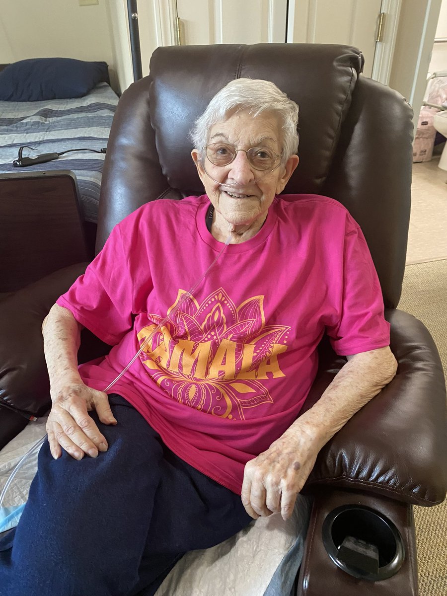 mindyanns's tweet photo. A few months ago we moved my 92 yo Mom from the home she loved because she no longer could afford the 24/7 care she needed. Today @KamalaHarris will share her plan to have Medicare cover home care for seniors. This will improve life for so many seniors.

#KamalaWillDeliverCare https://t.co/CeRl12eBJ4