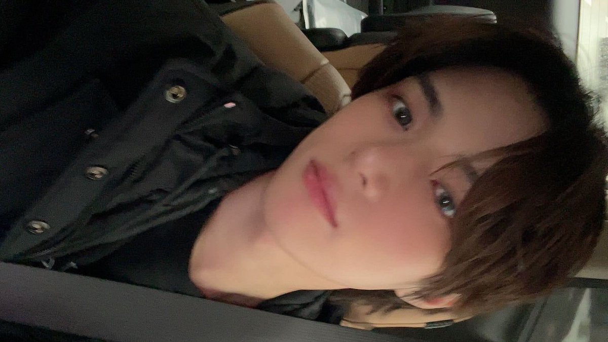 beomgyu and his iconic blurry selfies