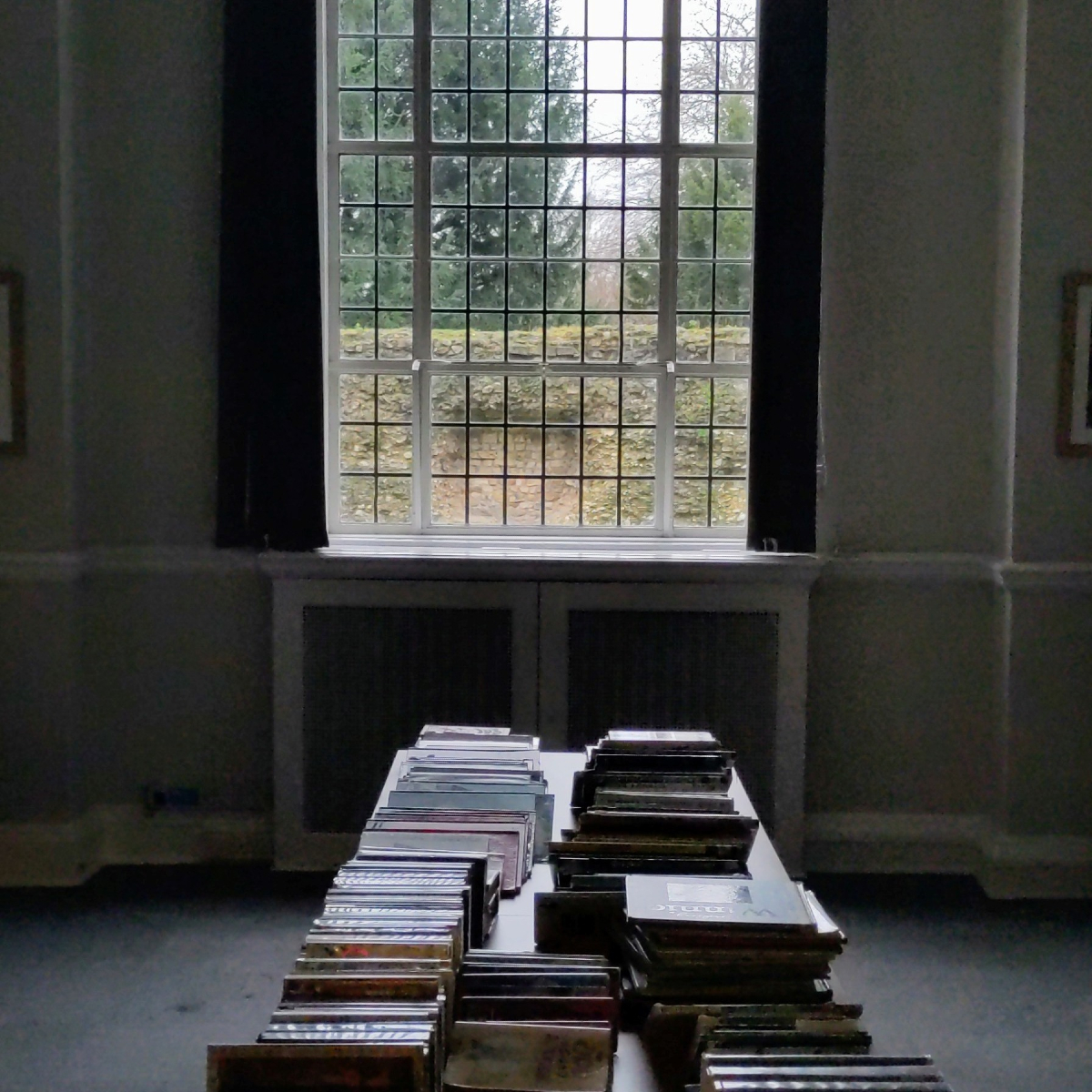 Coming soon....another one of our brilliant book sales. The nights are drawing in, so what better way to get cosy this Autumn than to curl up with a bargain book or two or add to your TBR pile. Don't miss out on this week long sale, 26 Oct-3rd Nov.

#booksale #makeadifference 📚
