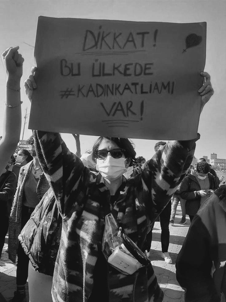 vzndar's tweet photo. #istanbulconventionkeepsalive
#istanbulsözleşmesiyaşatır
#reenact6284
#6284uygula https://t.co/xJHzZP48zn